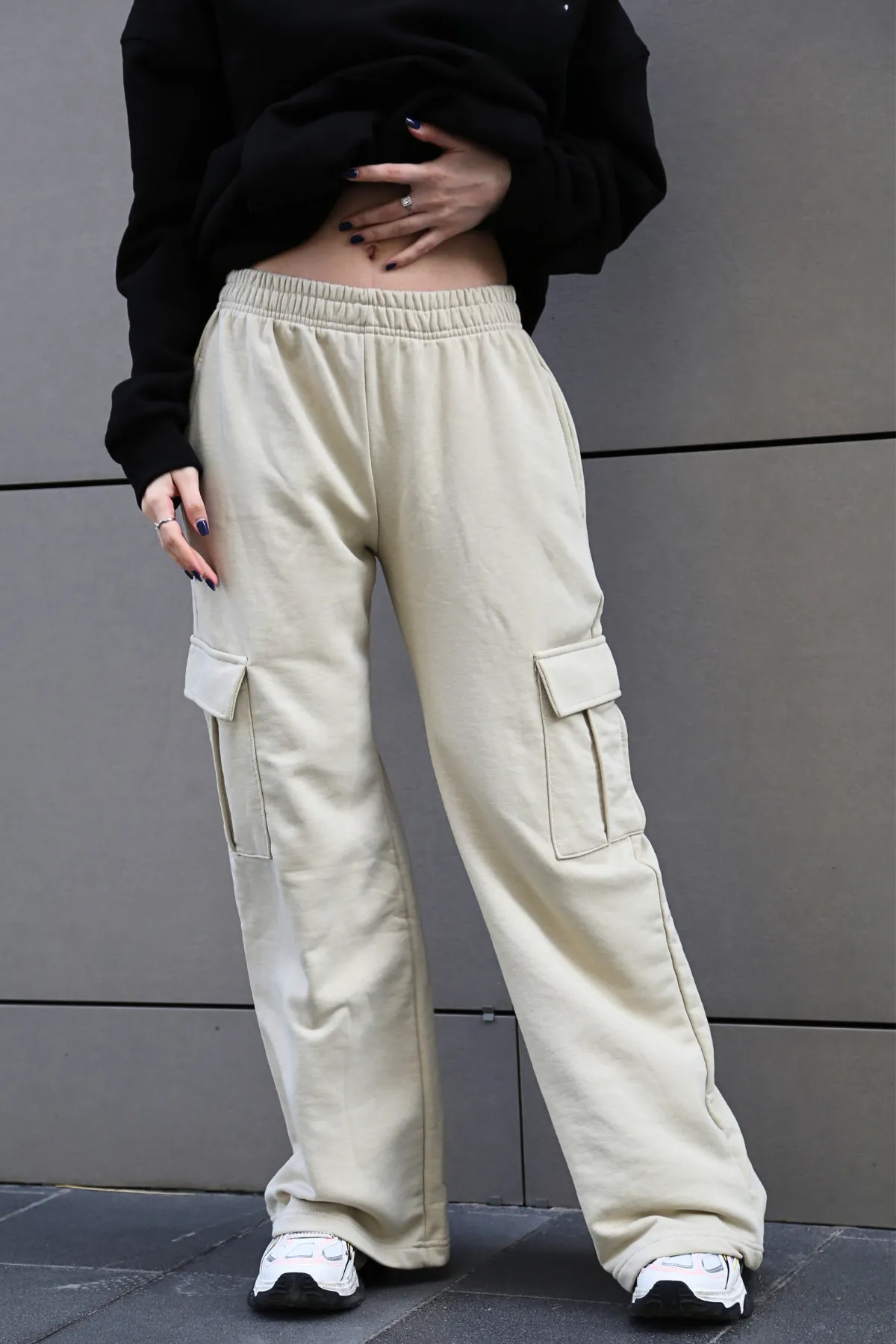 Madmext  Beigefarbene Damen-Jogginghose mit weitem Bein und Cargotasche Mg1615