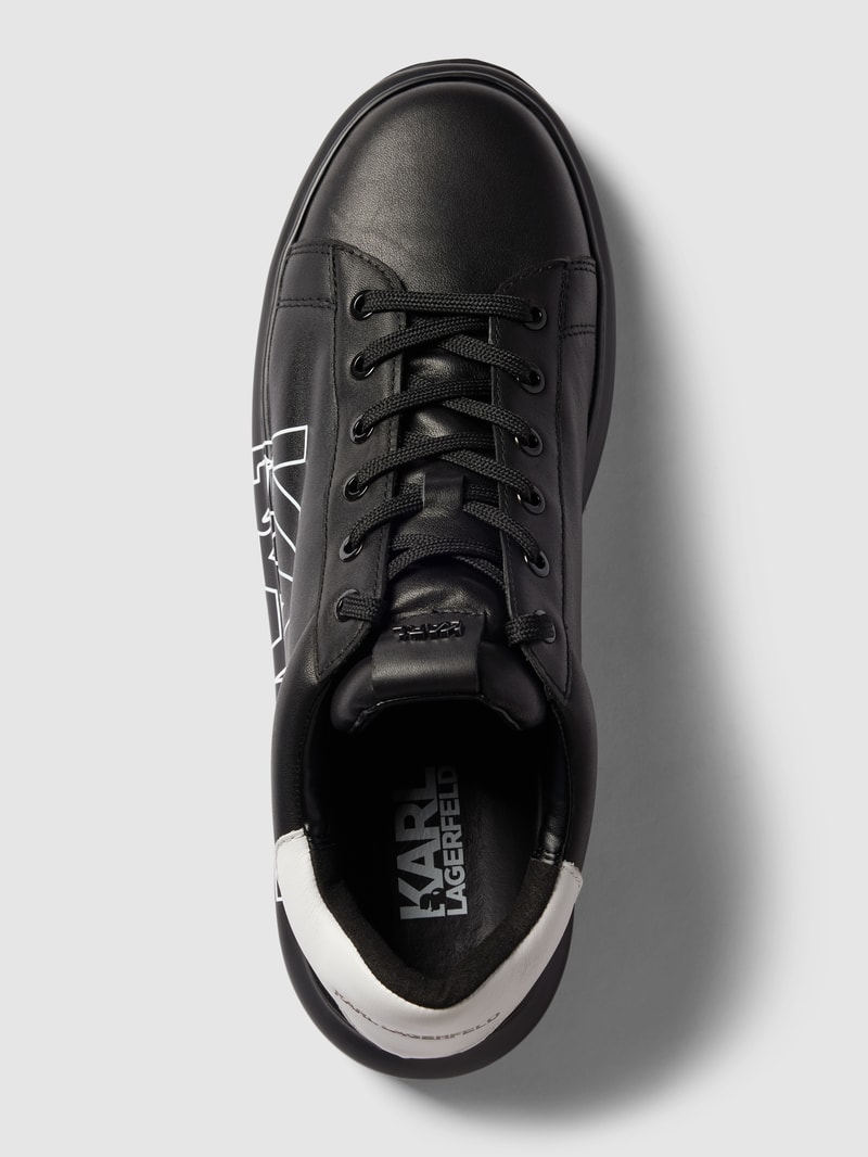 Sneaker aus Leder mit Label-Print in schwarz