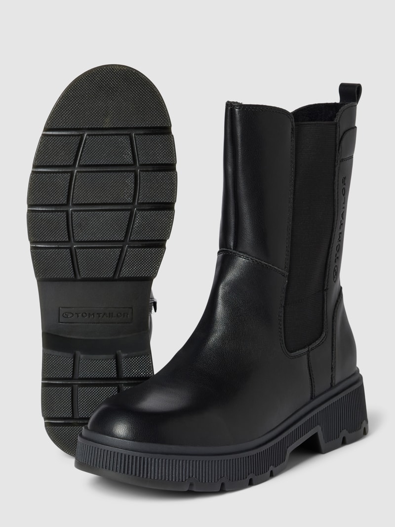 Chelsea Boots in Leder-Optik in schwarz