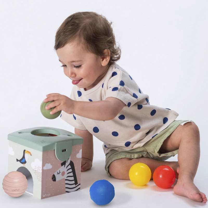 Cube magique balles tissus cartes Taf toys