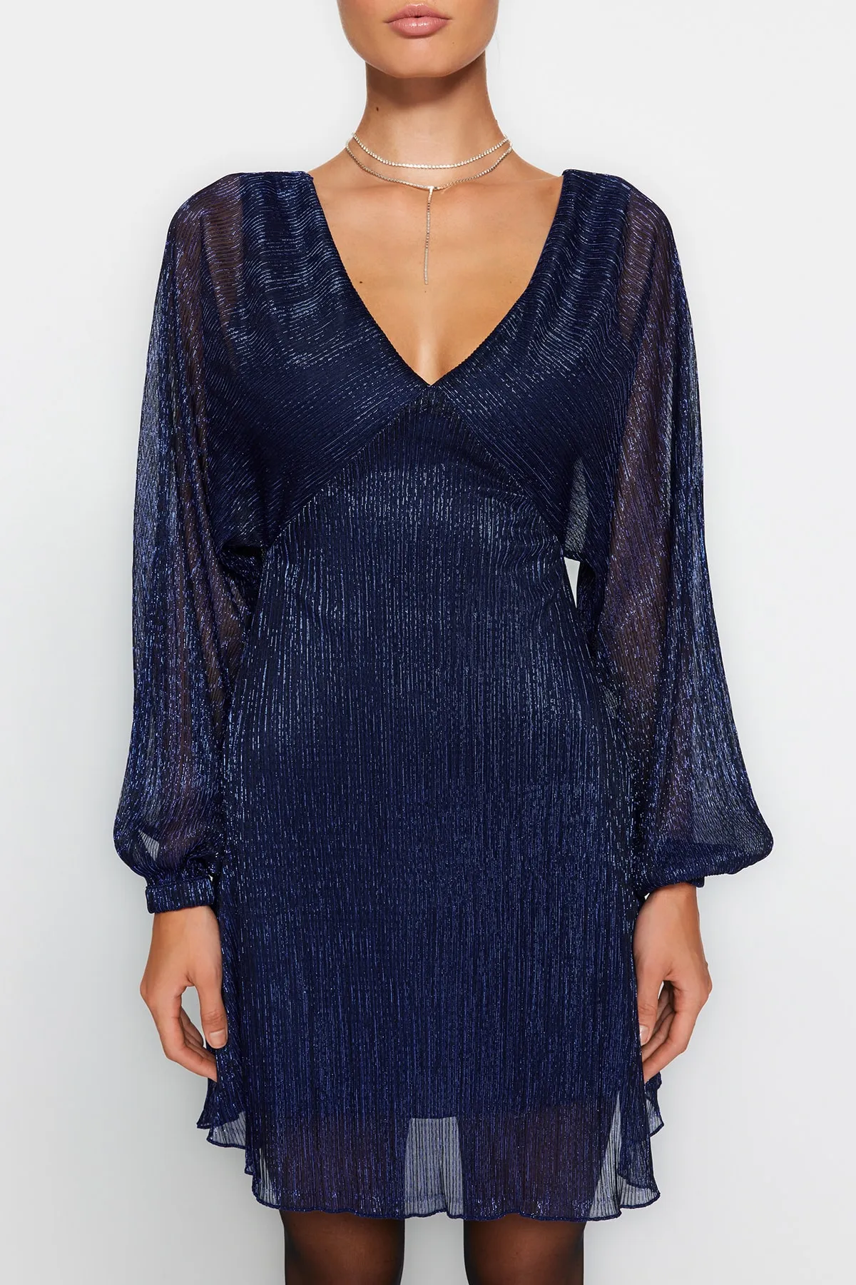 Trendyol Collection  Marineblaues, offenes Taillen-/Skater-Strickkleid, gefüttert, glänzend, elegantes Abendkleid TPRAW24EL00000