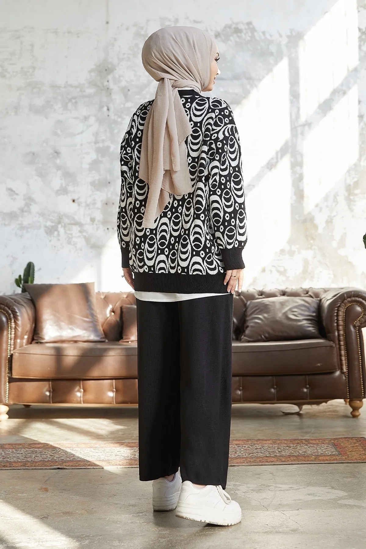 InStyle  Amira gemusterter Strick-Doppelanzug – Schwarz