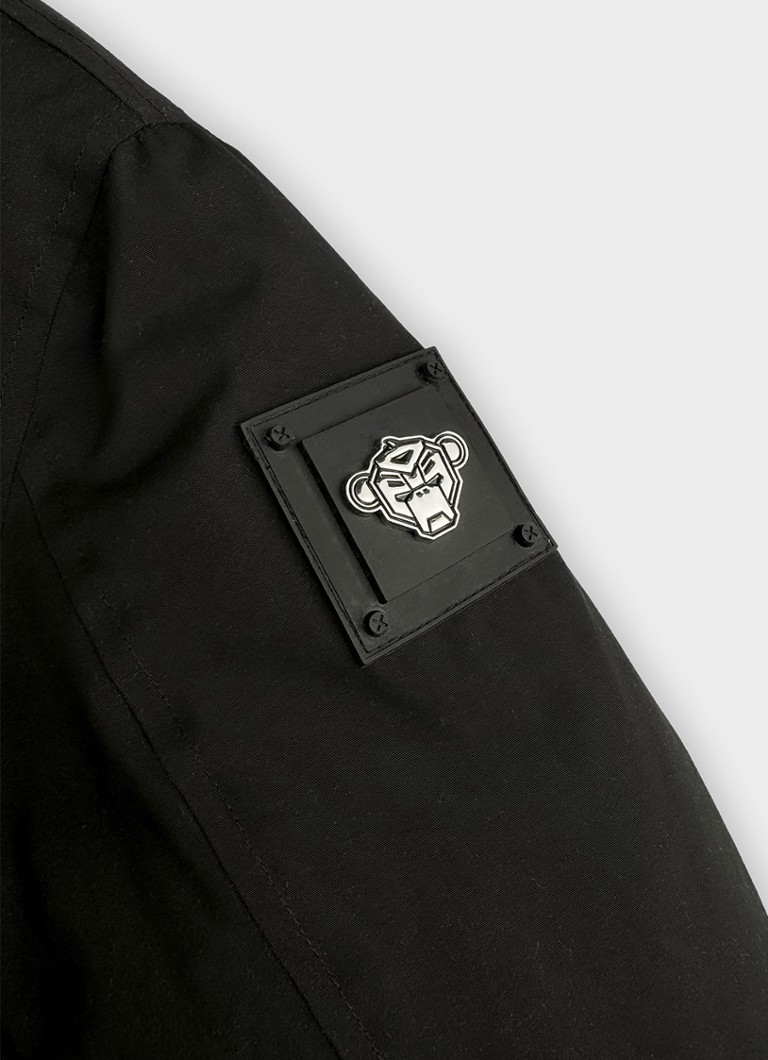 Melni banānu kapuces polsterēta parka