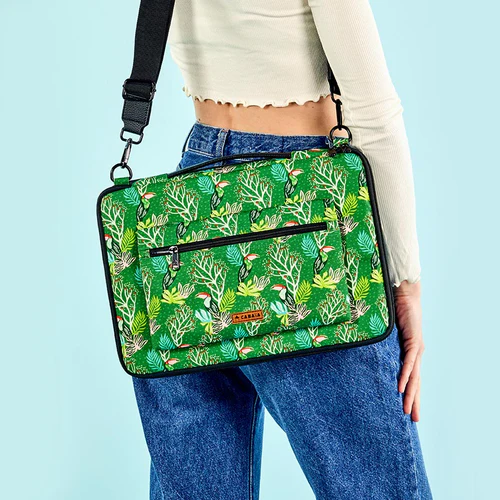 Sanhattan 13/14 inch green laptop sleeve