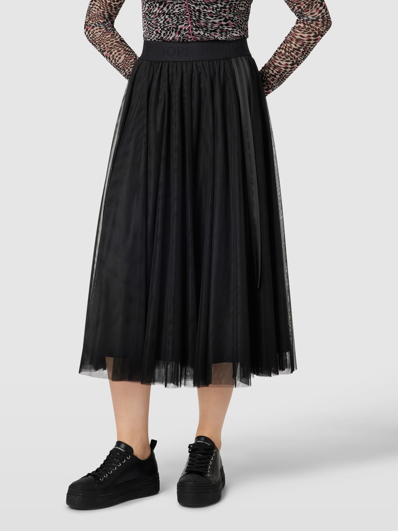 Faltenrock mit Label-Detail Modell 'FRIDI' in schwarz
