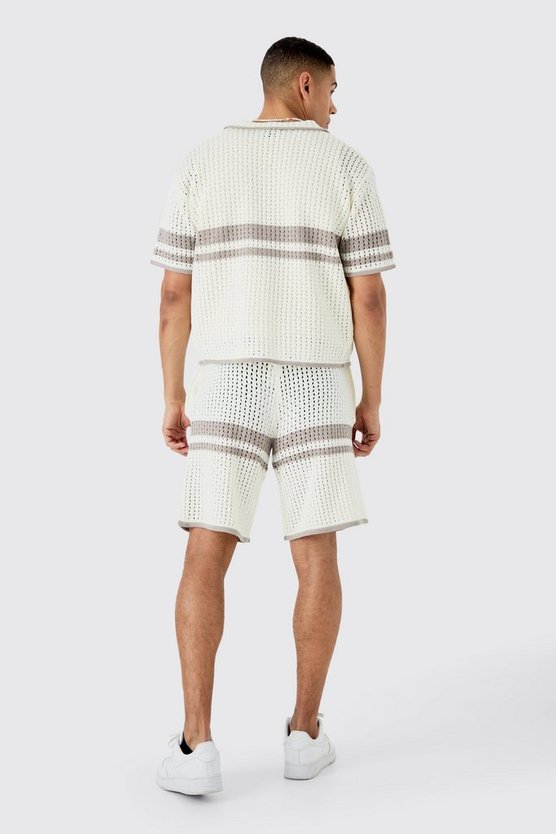 Lockere Strick-Shorts mit Statement-Streifen
