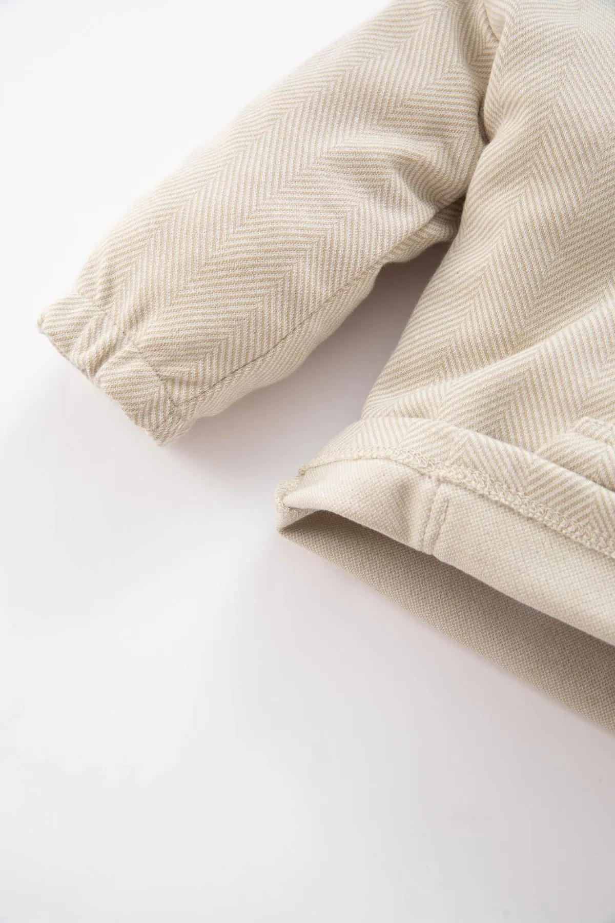 DeFacto  Sweatshirt mit normaler Passform und Knopfkragen für Babys (Jungen).