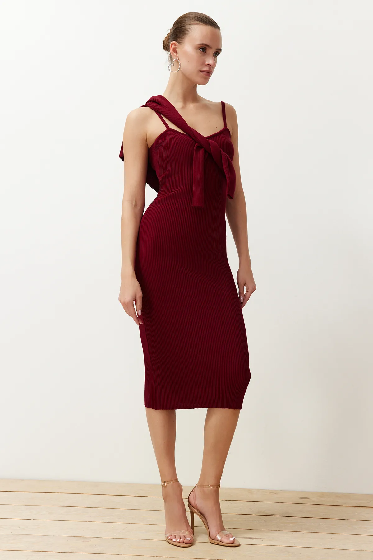 Trendyol Collection  Burgunderrotes, schlichtes Cardigan-Kleid mit Knopfleiste TWOSS21EL0208