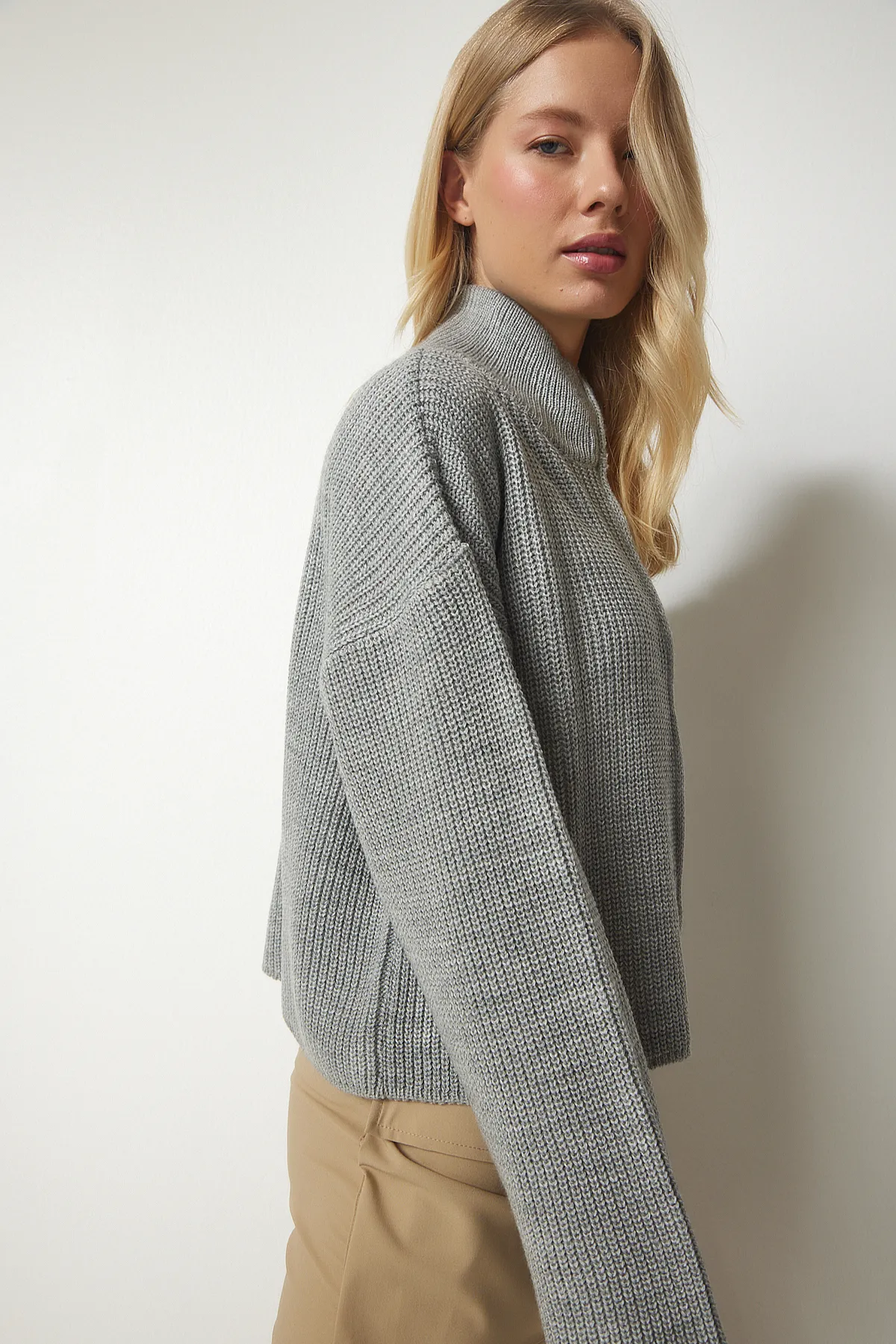 Happiness İstanbul  Graue Strickjacke mit Reißverschluss für Damen YY00172