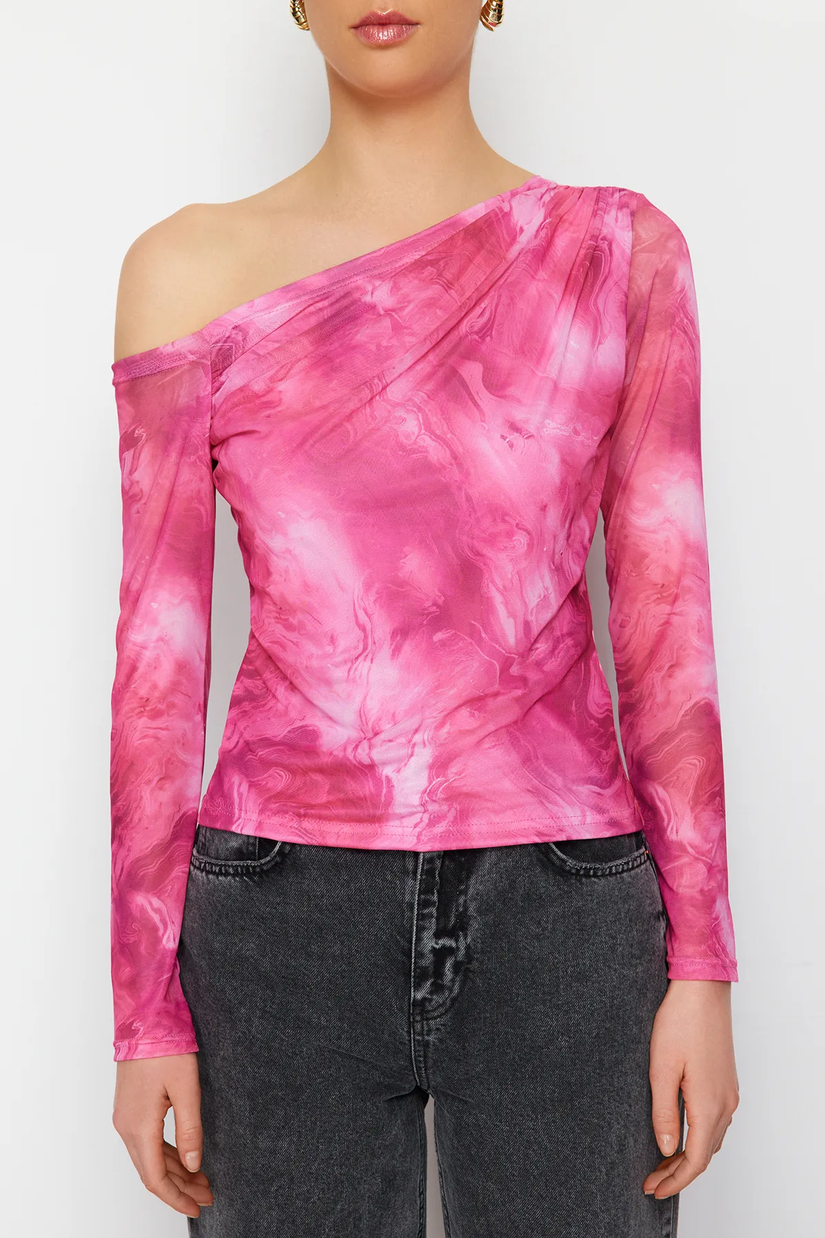 Trendyol Collection  Pink*001 Gemusterte, mit Tüll gefütterte Strickbluse mit asymmetrischem Kragen TWOAW24BZ00051