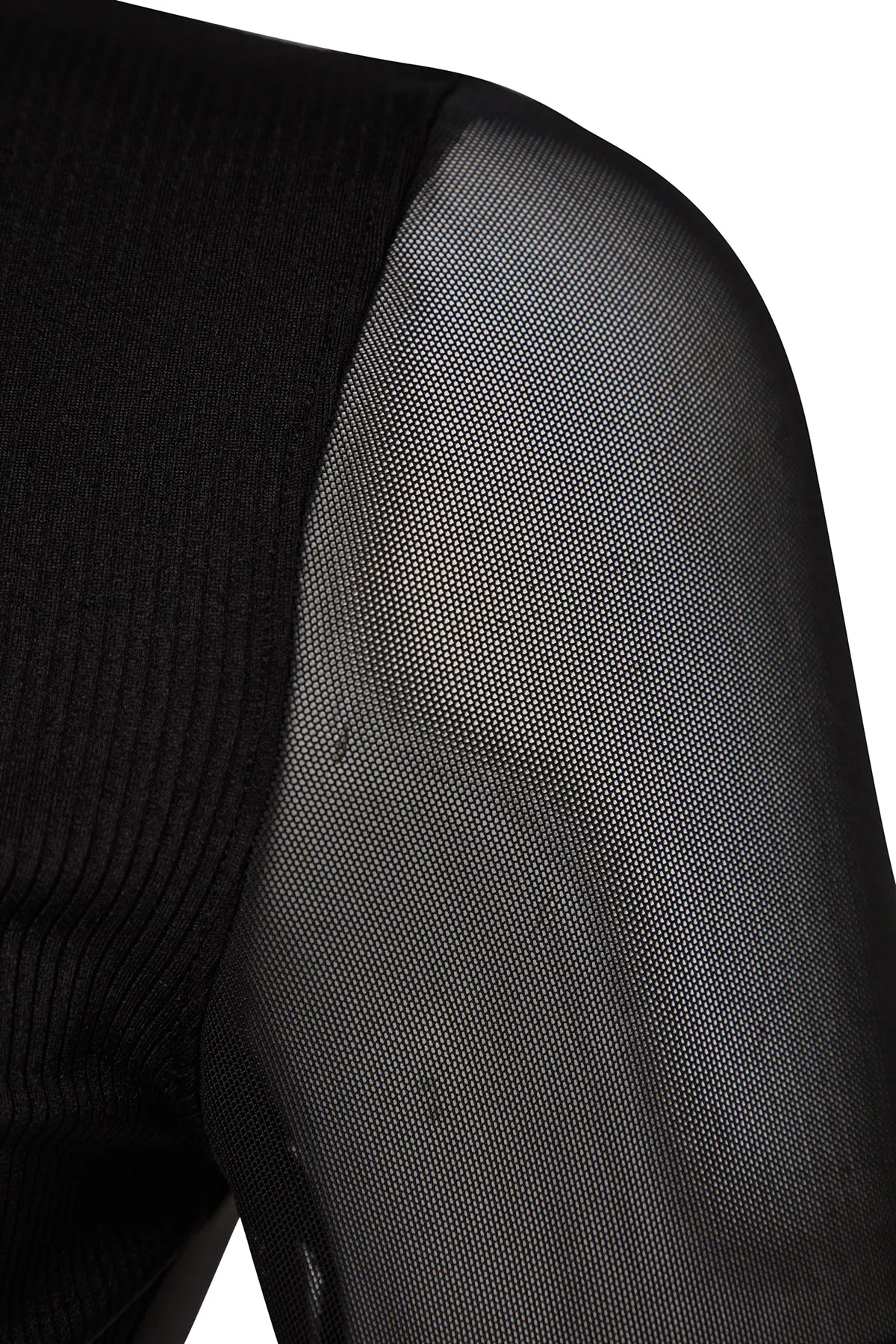 Trendyol Collection  Schwarzes, elegant geschnittenes Midi-Tüllkleid mit hohem Kragen und geripptem, flexiblem Strickkleid TWOAW24EL00177