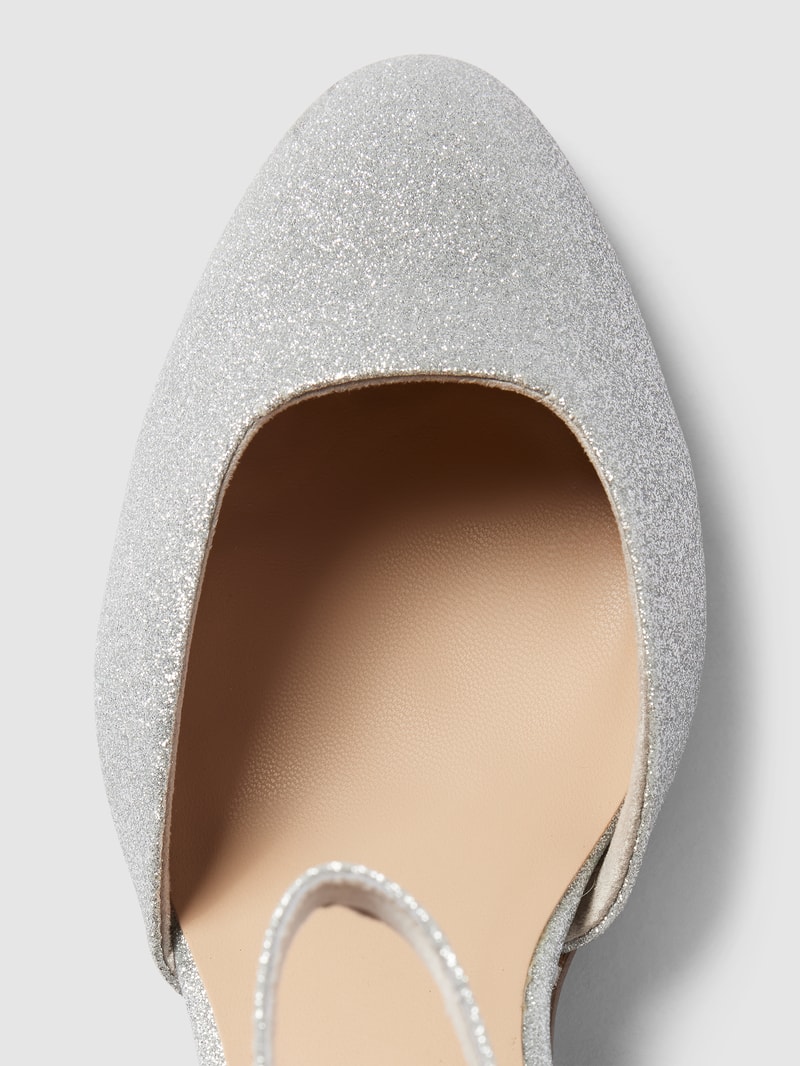 Pumps mit schimmernder Optik in silber