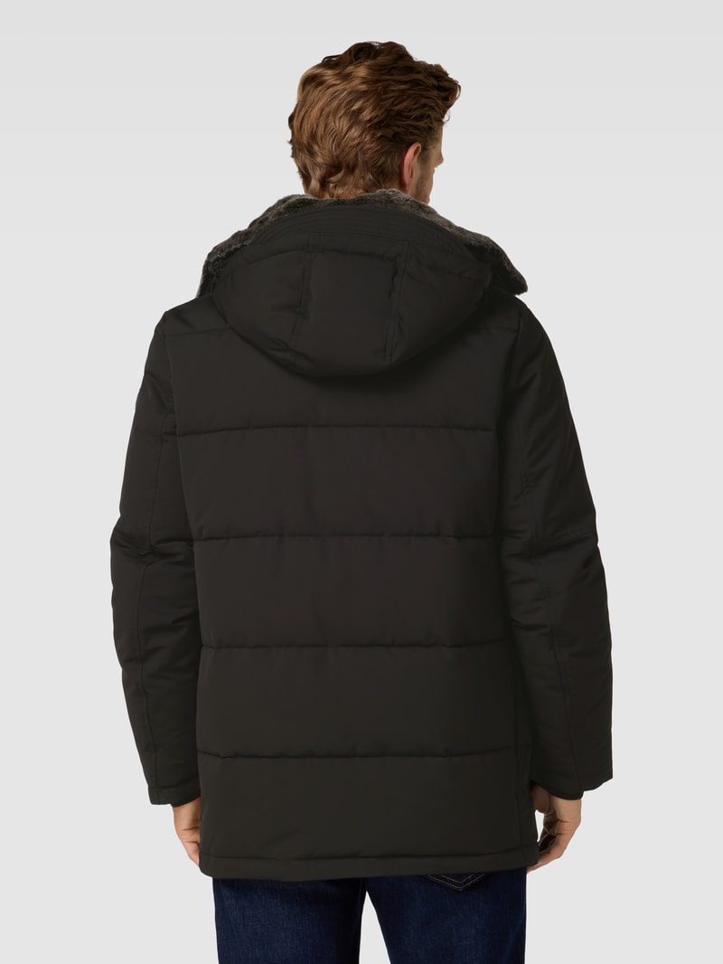 Steppmantel mit Kapuze in schwarz