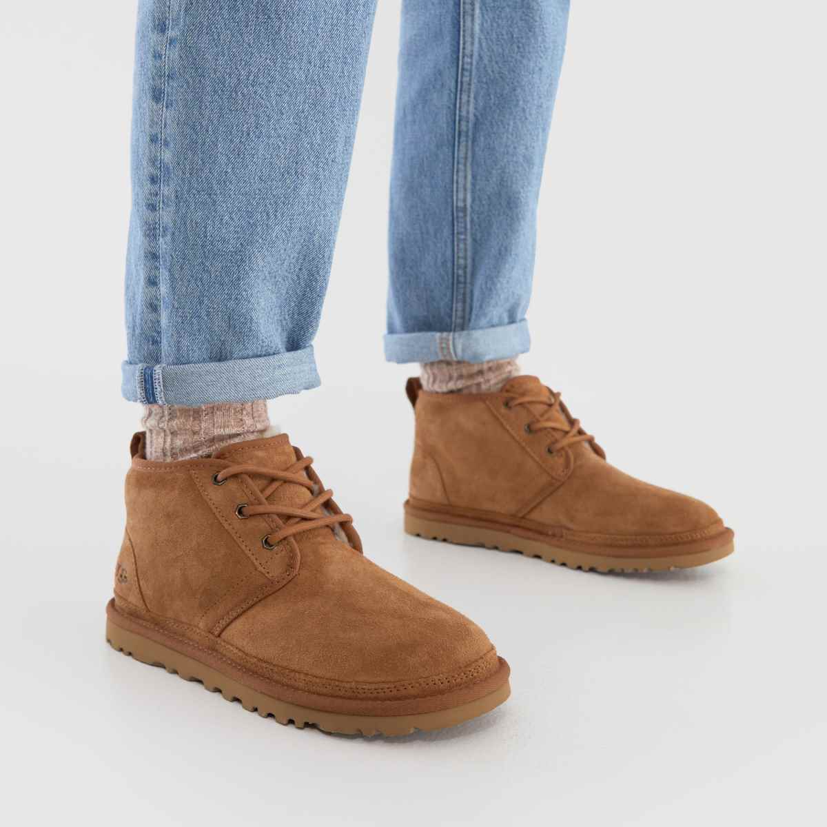 UGG neumel csizma gesztenyebarna színben