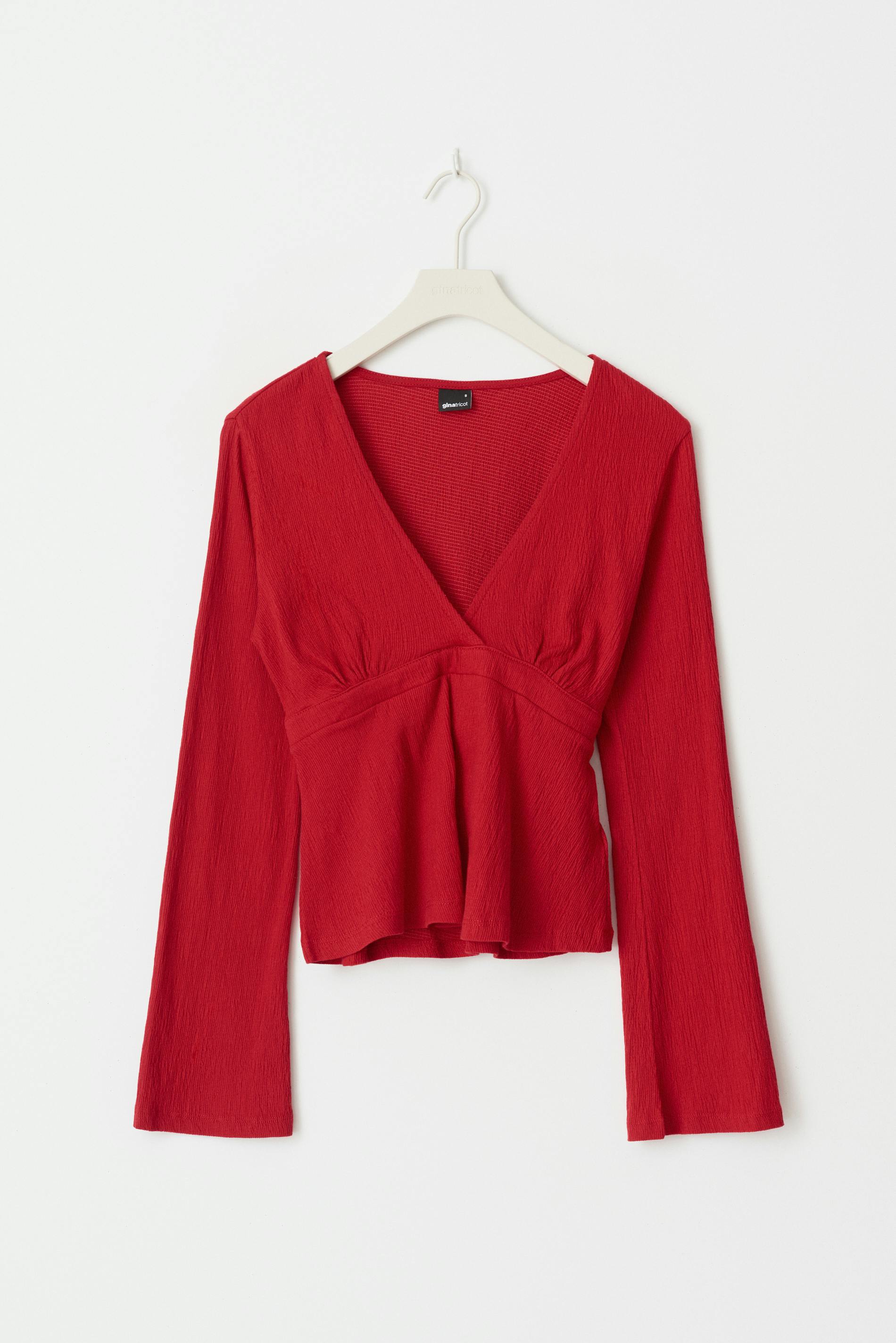 Tie top