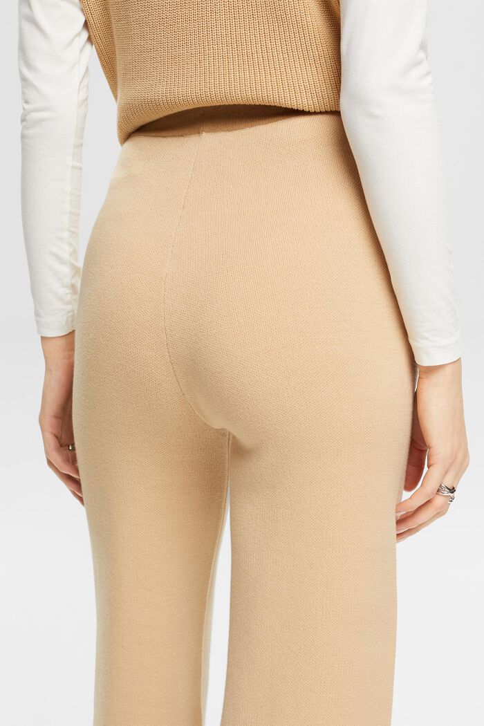 Strickhose mit weitem Bein