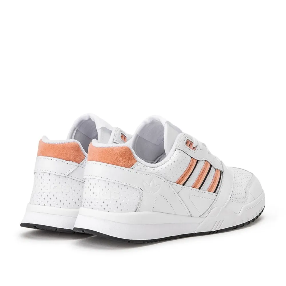 adidas A.R. Trainer EE5398 / weiss
