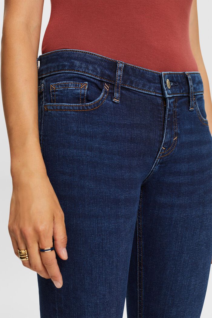 Schmale Jeans mit niedriger Bundhöhe