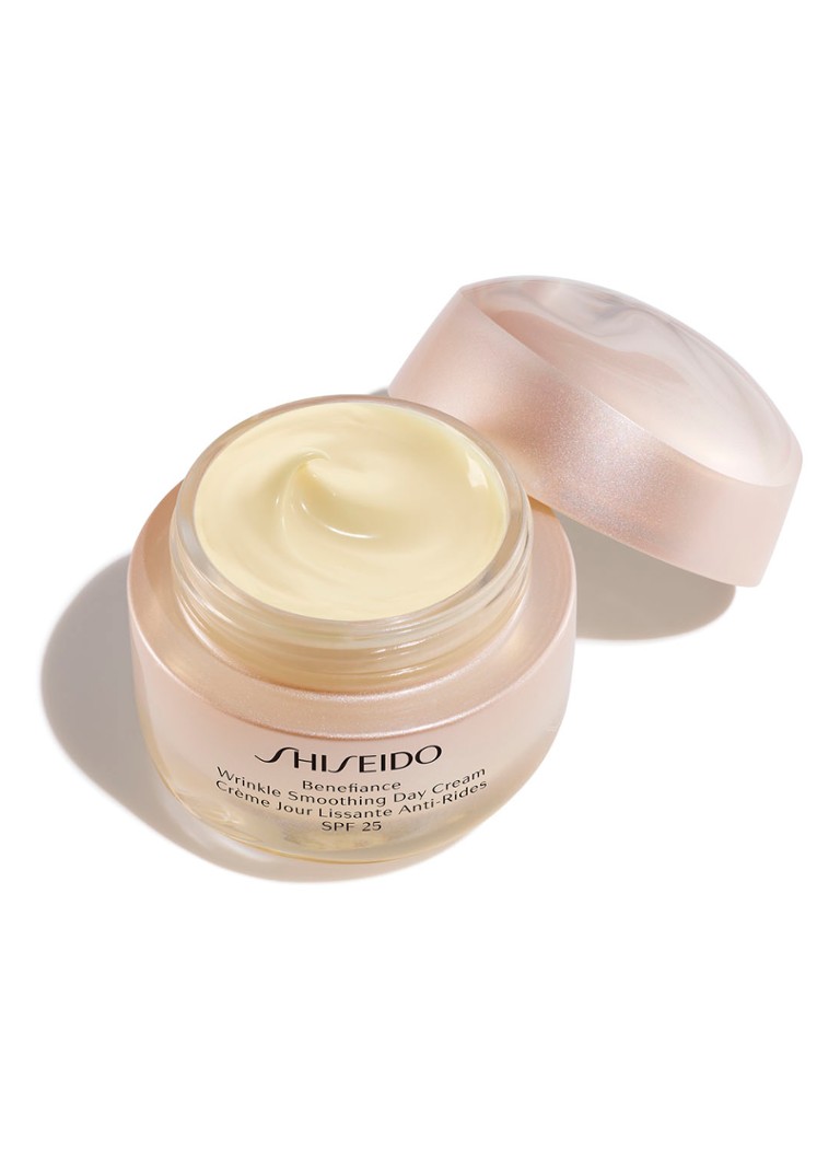 Shiseido Benefiance Wrinkle Smoothing Day Cream SPF 25 - denní krém proti vráskám