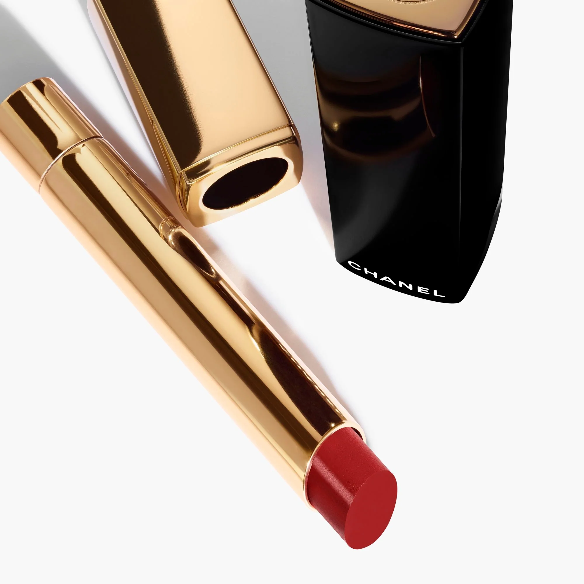 ROUGE ALLURE L'EXTRAIT - LABIAL DE ALTA INTENSIDAD - EXTRACTO LIGERO Y CUIDADOSO - RECARGABLE