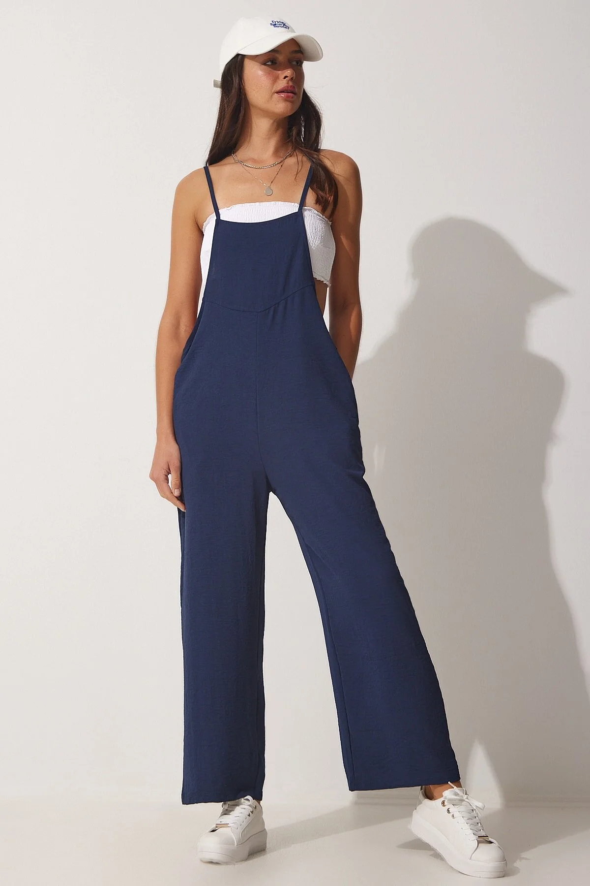 Happiness İstanbul  Marineblauer Gärtner-Jumpsuit mit Taschen für Damen DD00910