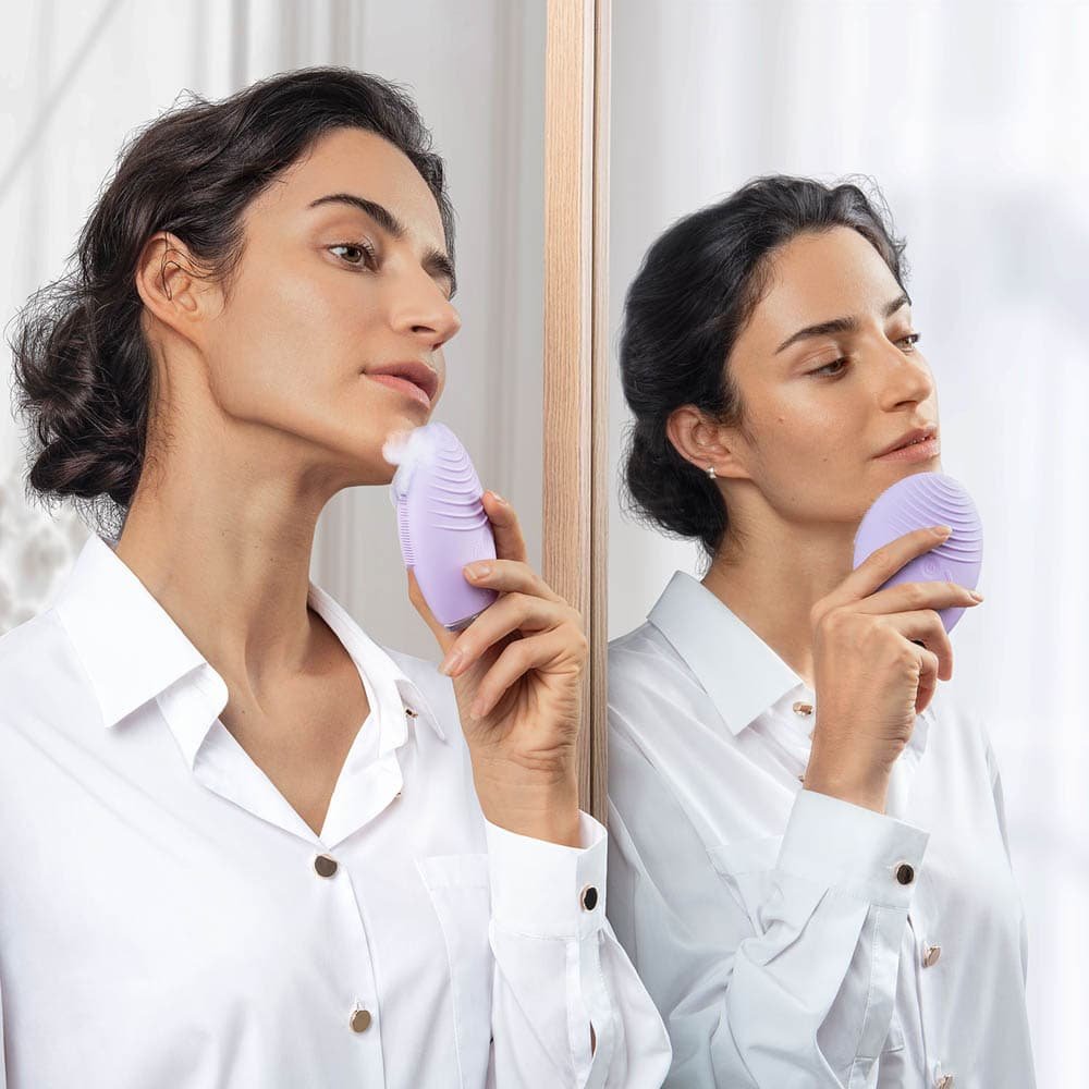 Foreo Luna 4 Smartes 2-in-1-Gesichtsreinigungs- und Straffungsgerät