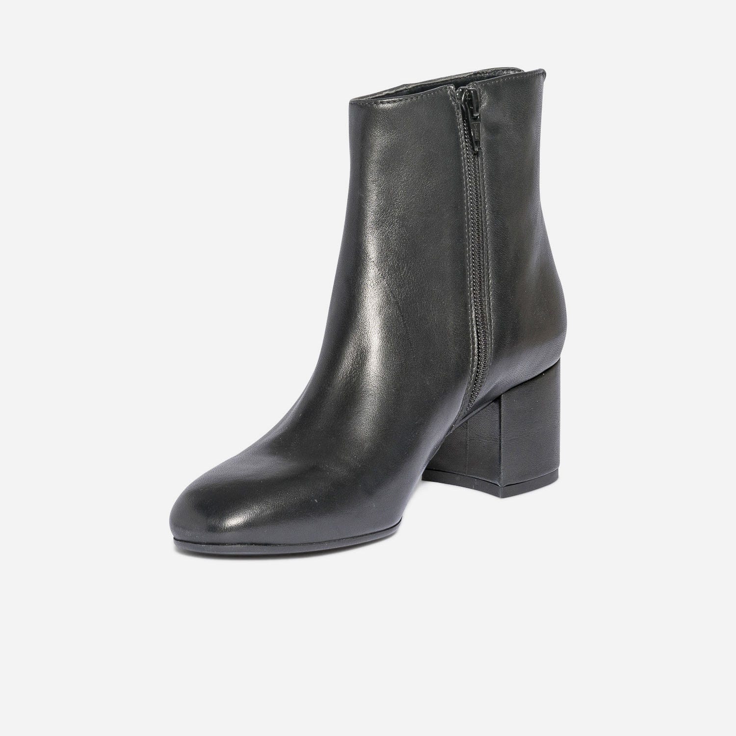 Boots noir en cuir avec couture côté