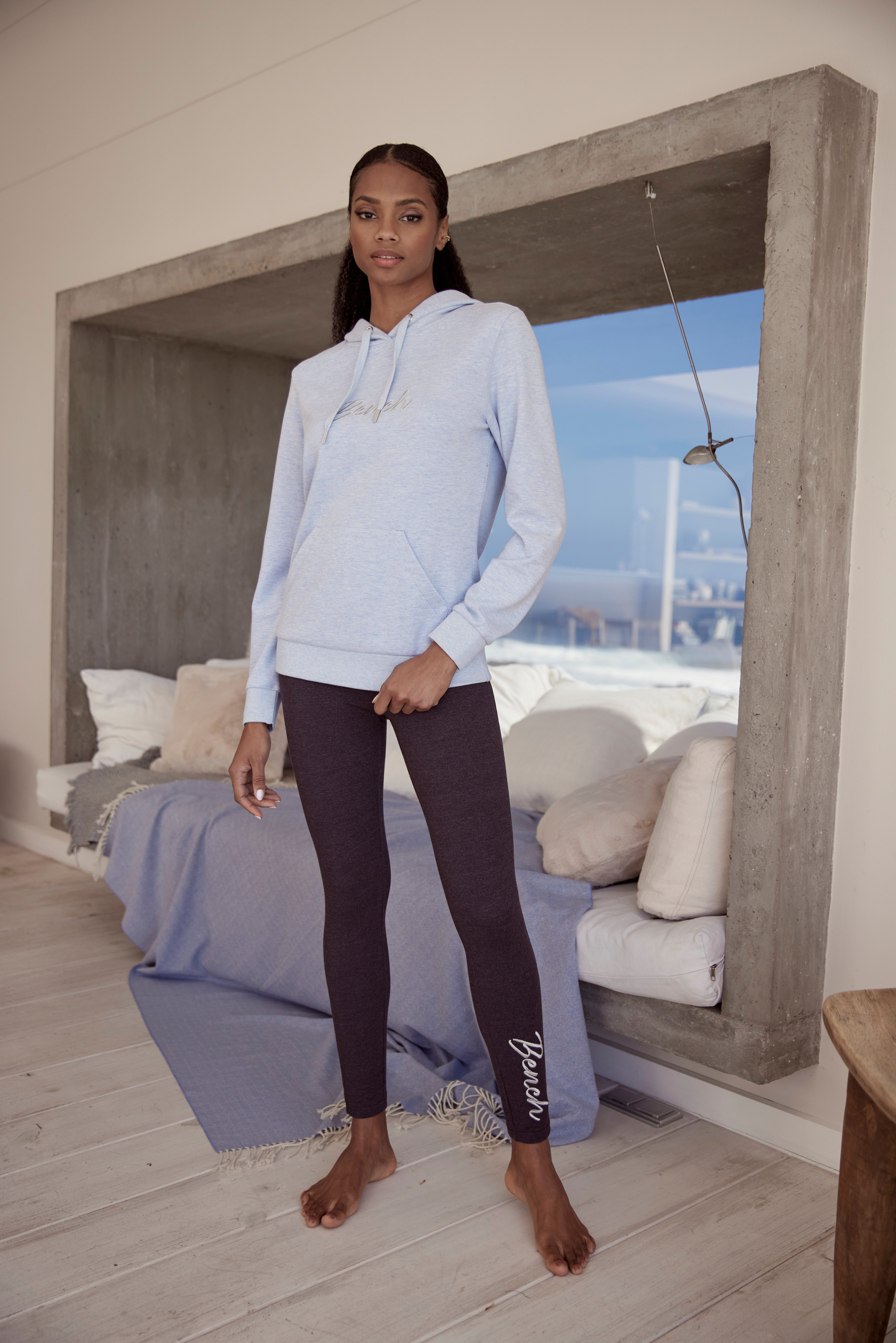 Bench. Leggings -Loungehose mit glänzender Logostickerei, Loungewear