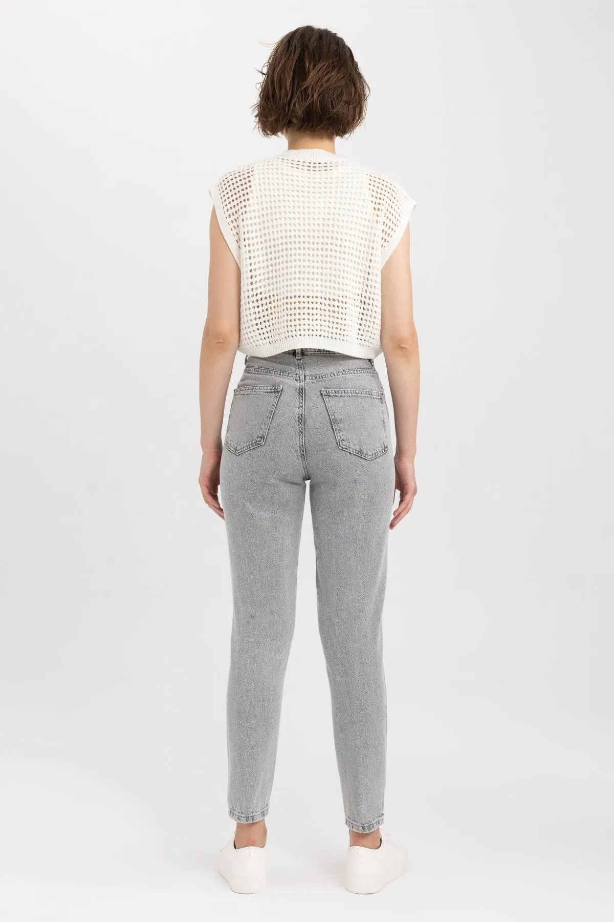 DeFacto  Lina Mom Fit, bequeme Passform, hohe Taille, leicht, schmales Bein, knöchellange Jeanshose A7491ax23sm