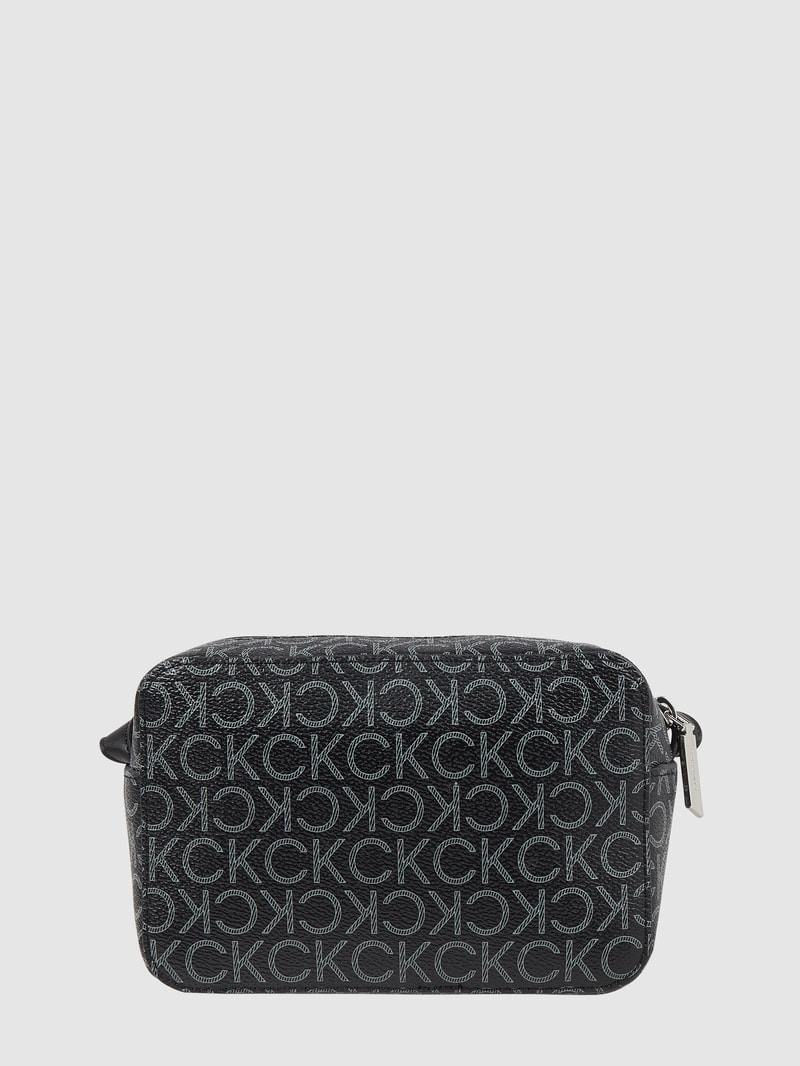 Crossbody Bag mit Logo-Muster in schwarz
