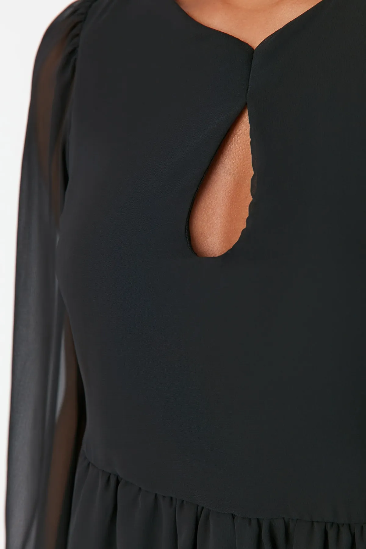 Trendyol Collection  Schwarzes Minikleid aus Chiffon mit Futter TWOAW23EL00846