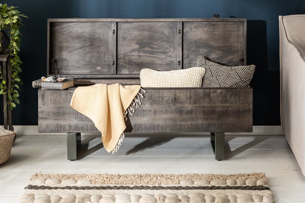 riess-ambiente Couchtisch FACTORY LOFT 115cm grau, Truhe · Sitzbank · Massivholz · Metall · mit Fach · Industrial