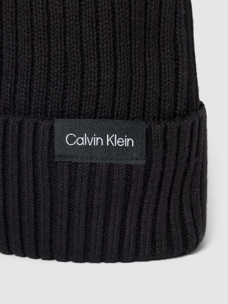 Beanie mit Label-Detail Modell 'CLASSIC' in schwarz