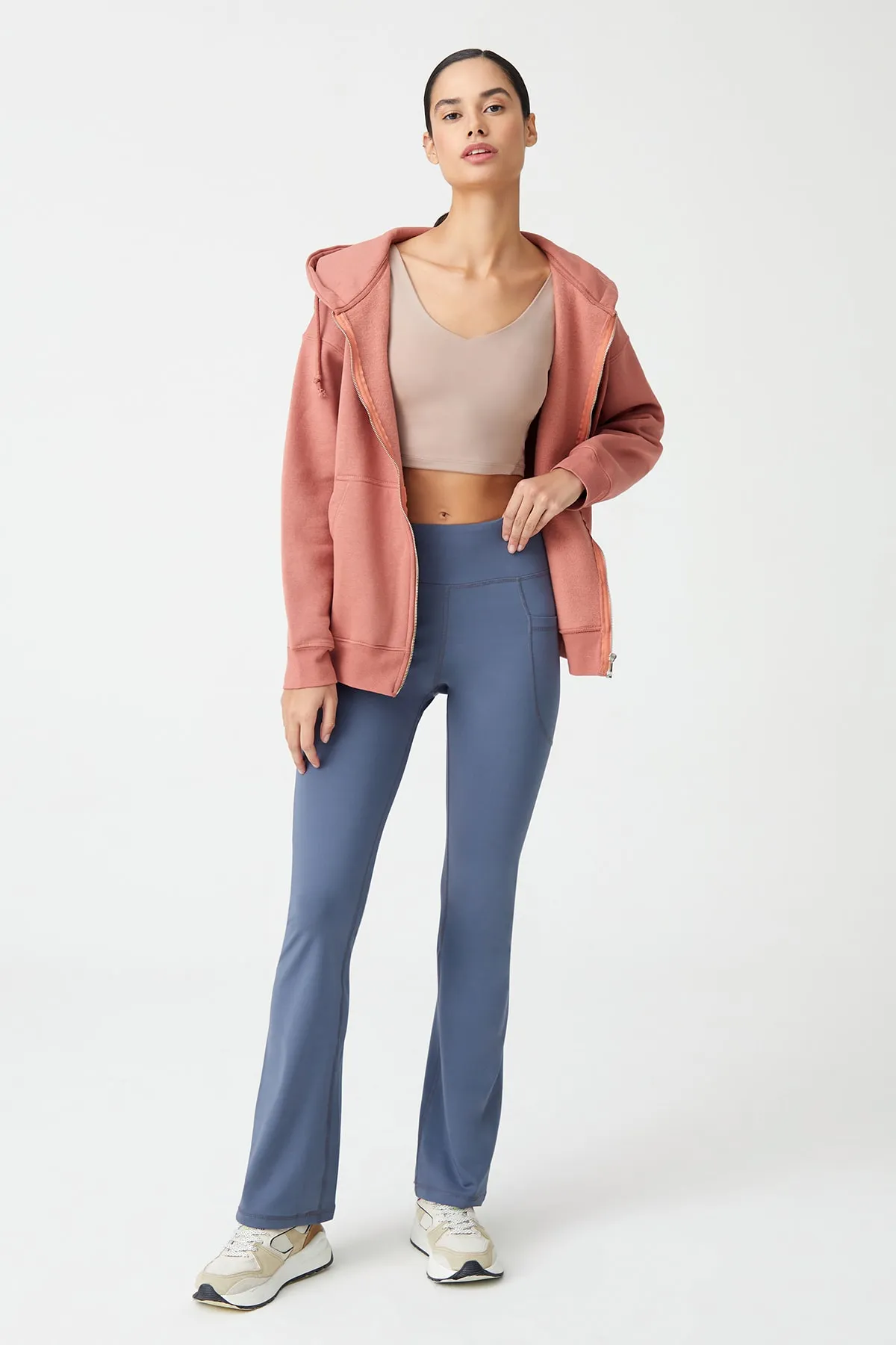 LOS OJOS  Anthrazitfarbene, glättende Bootcut-Strumpfhose mit hoher Taille und ausgestelltem Bein und doppelter Tasche