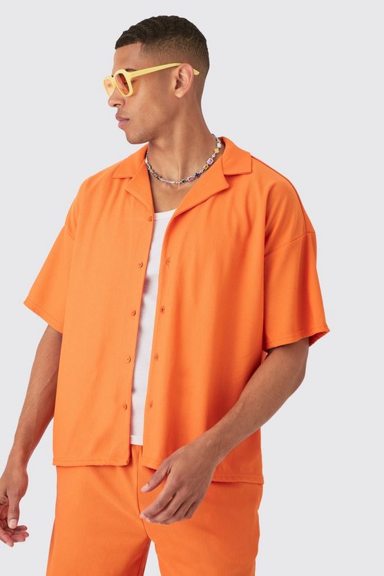 Kurzärmliges kastiges geripptes Hemd & Shorts