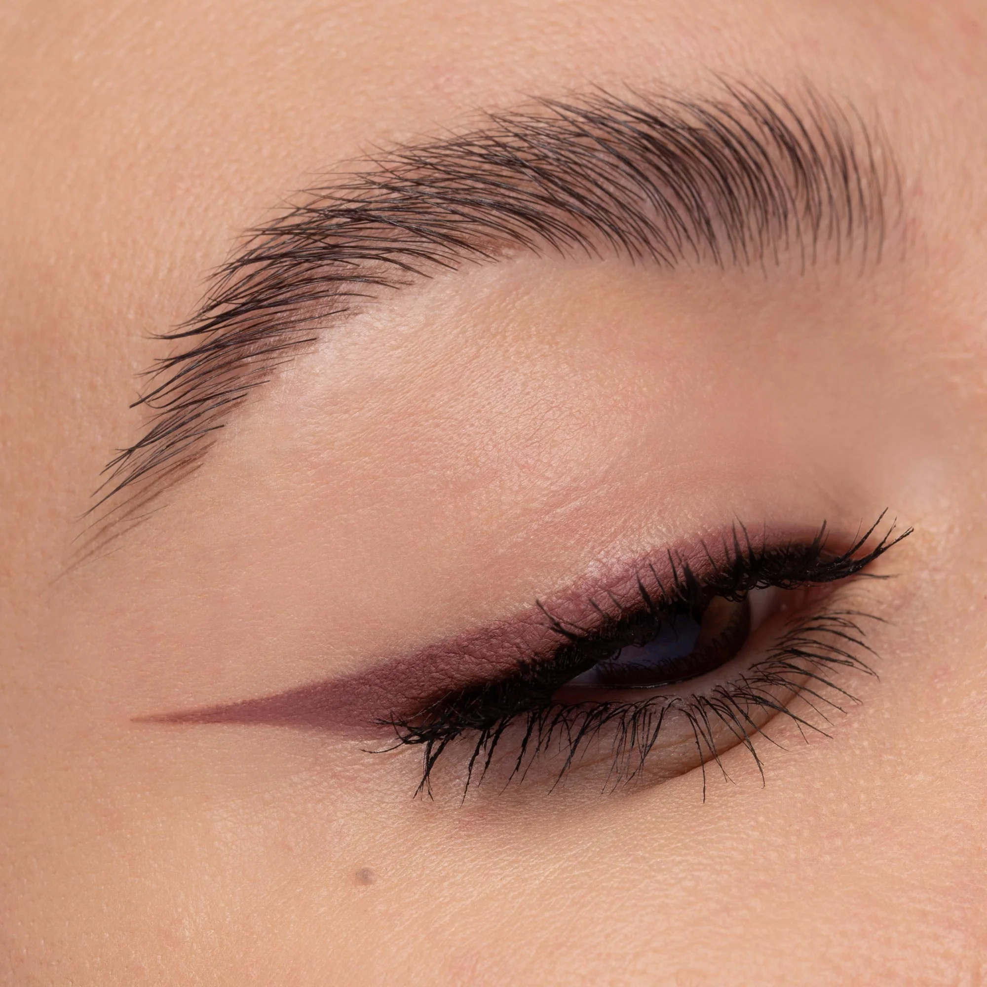 Lápiz de ojos, delineador de ojos y sombra de ojos en crema Cupid's Arrow Longwear Stylo