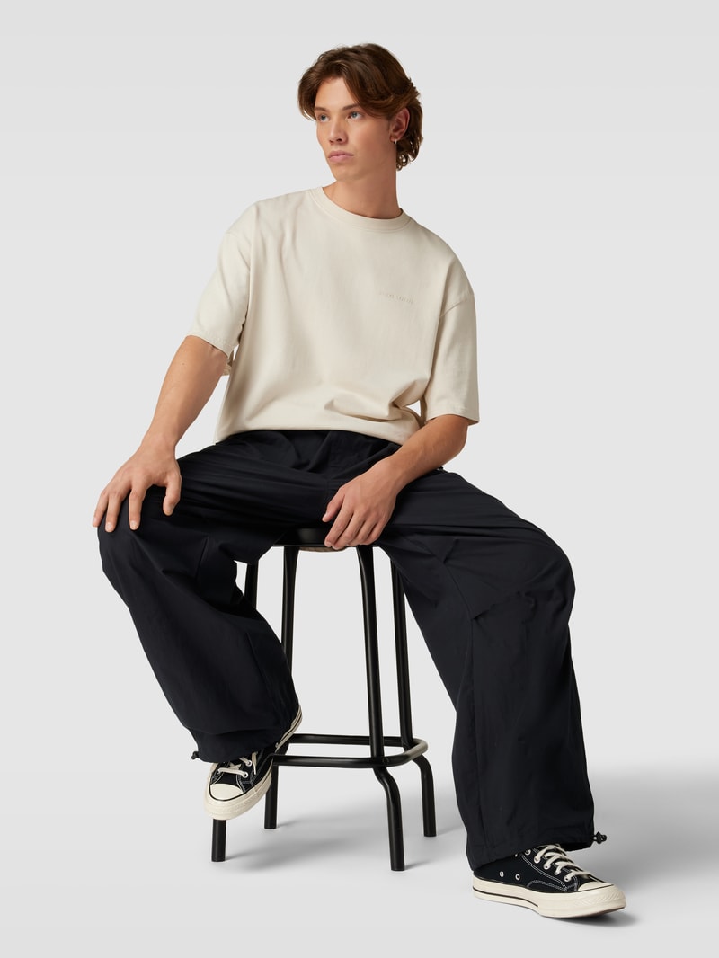 Cargohose mit aufgesetzten Taschen in black