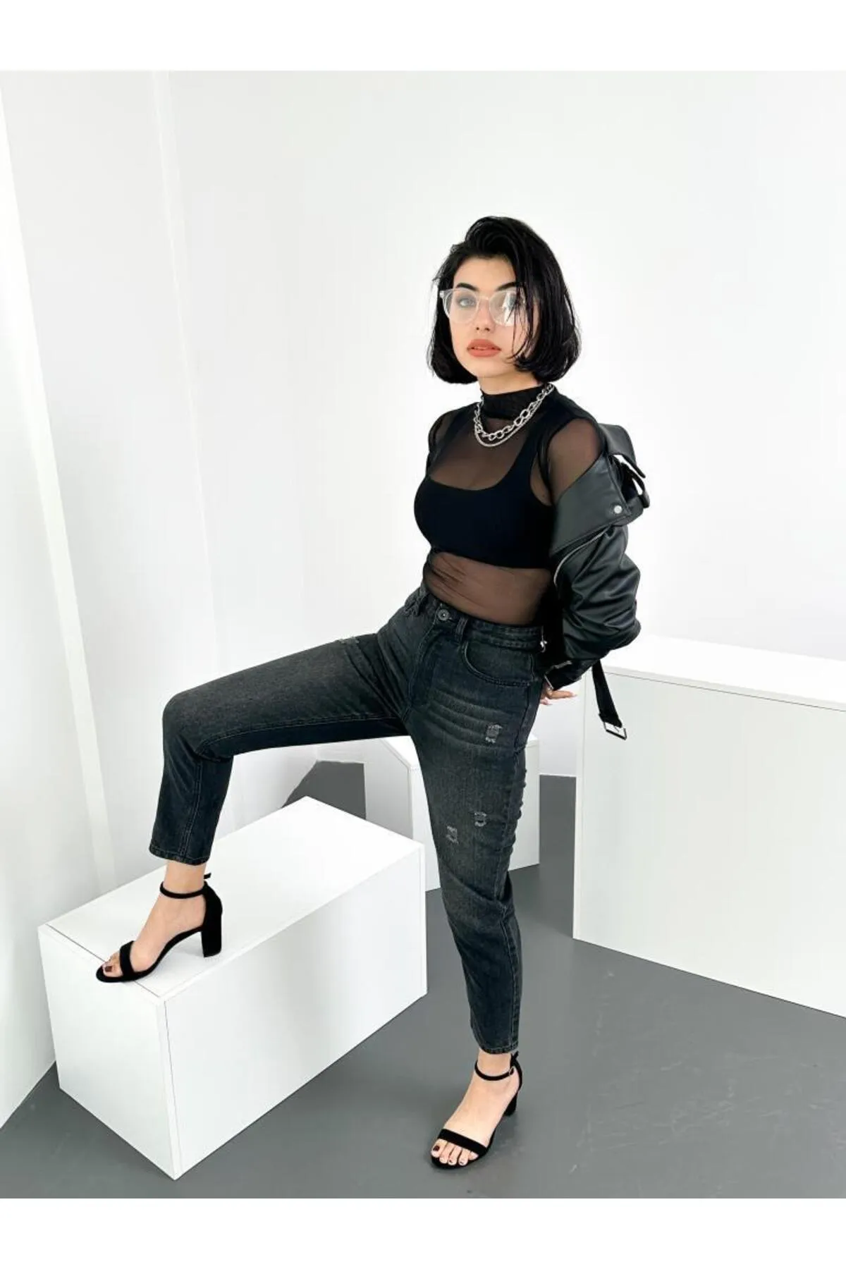 HLT JEANS  Schwarze, ausgefranste Damen-Mom-Jeans mit hoher Taille, lycrafreie Denim-Hose aus 100 % Baumwolle, Anna-Modell