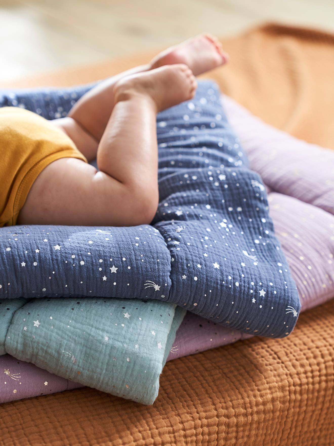 Couverture bébé en gaze de coton bio* COMÈTES parme