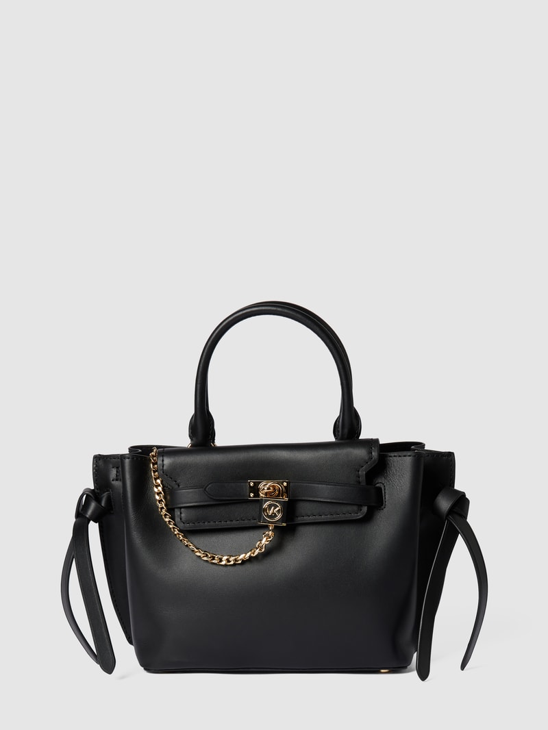 Handtasche mit Label-Applikation in schwarz