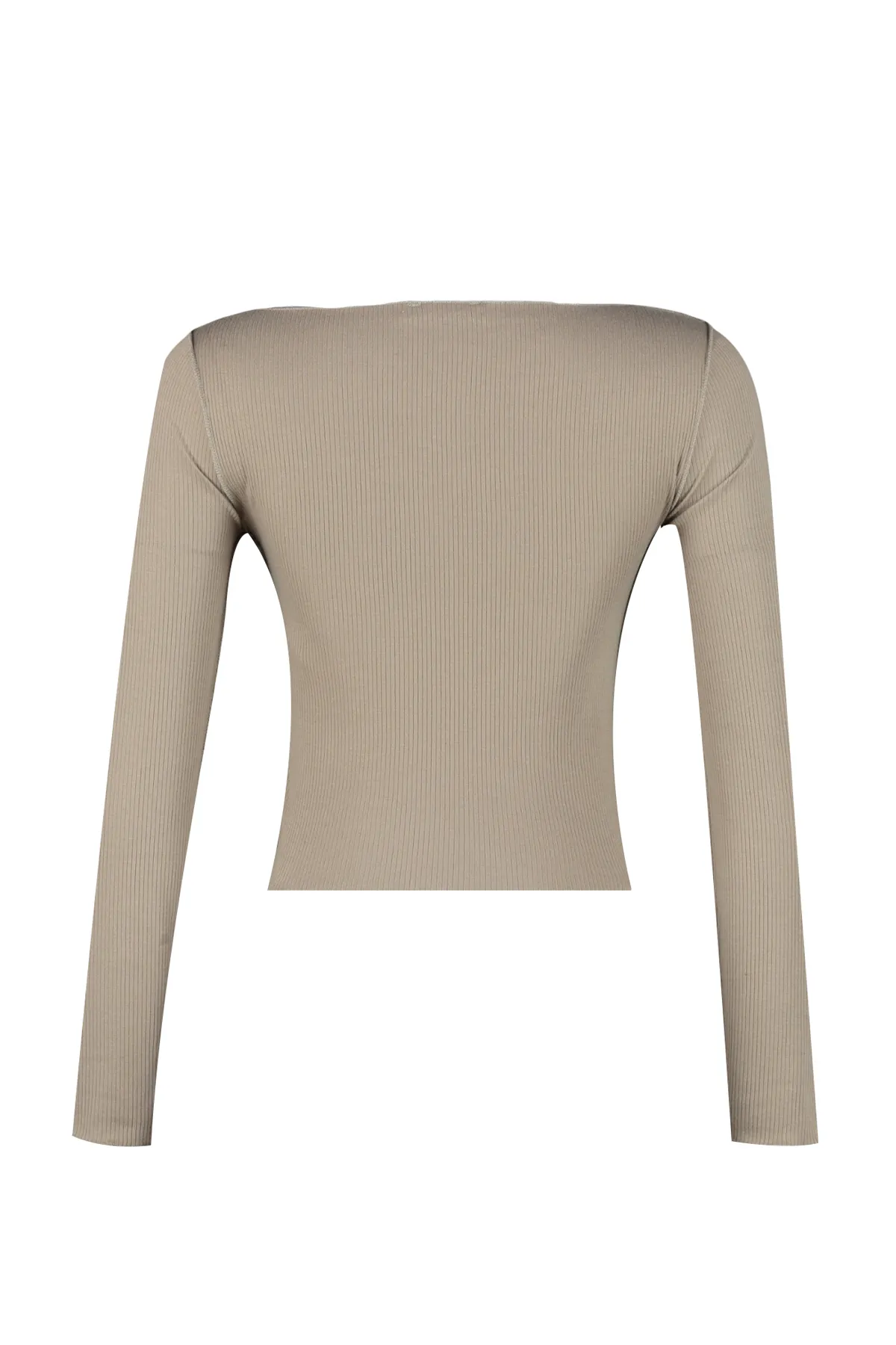 Trendyol Collection  Beigefarbene, eng anliegende Bluse mit Carmen-Kragen und detaillierten Nähten TWOAW24BZ00127