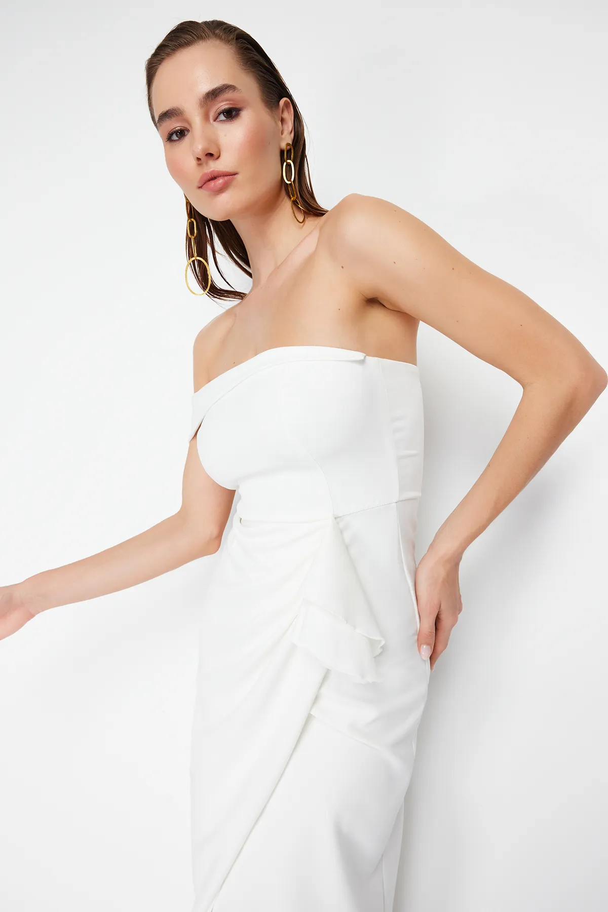 Trendyol Collection  Weißes, gerades, regelmäßig gewebtes Abendkleid und Heimkehrkleid TPRSS21AE0010