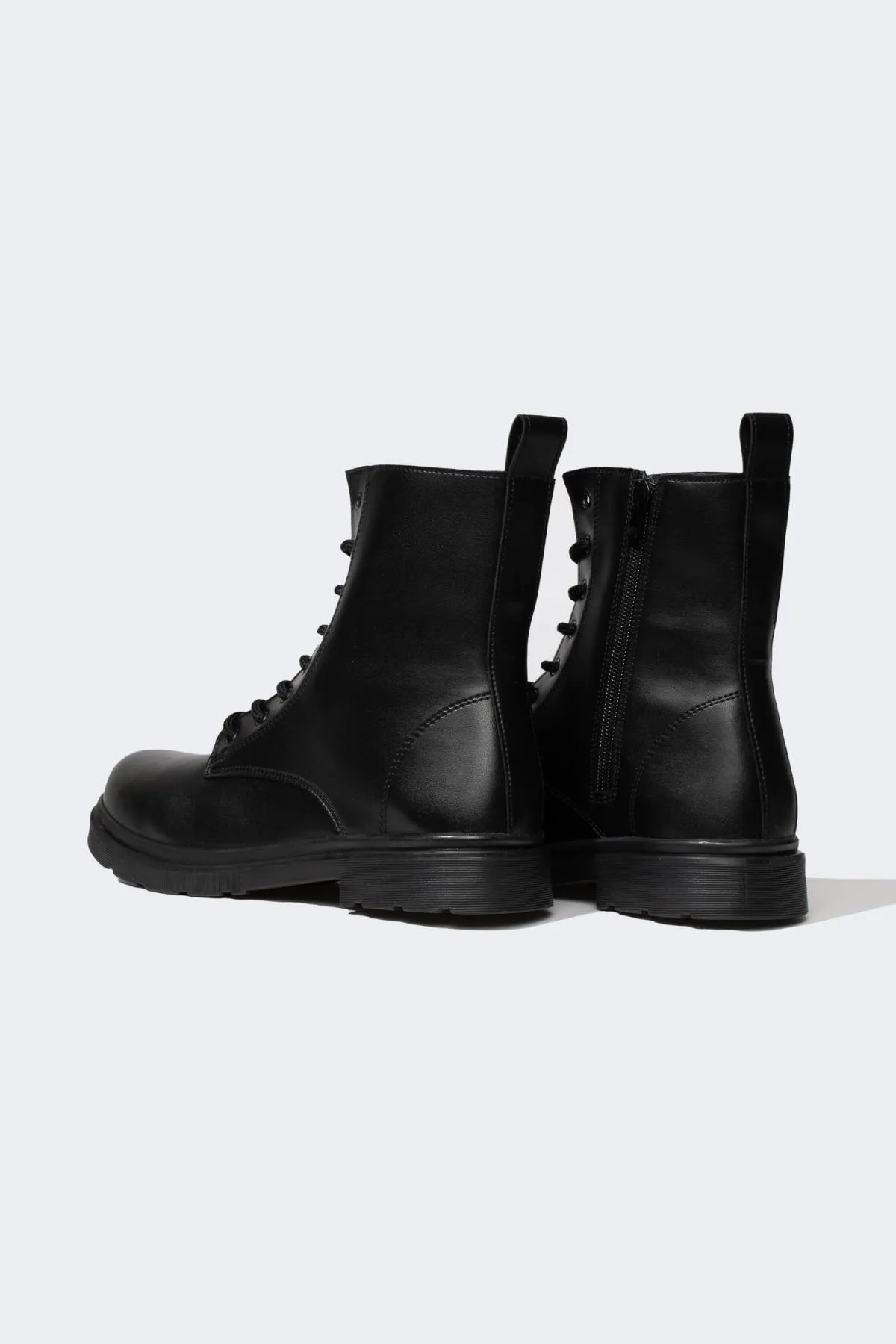 DeFacto  Damen-Winterstiefel aus Kunstleder mit Schnürung und Reißverschluss und dicker Sohle B0933ax23au