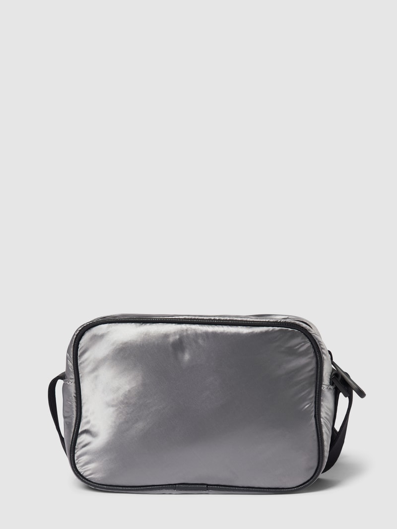 Umhängetasche in metallic in silber