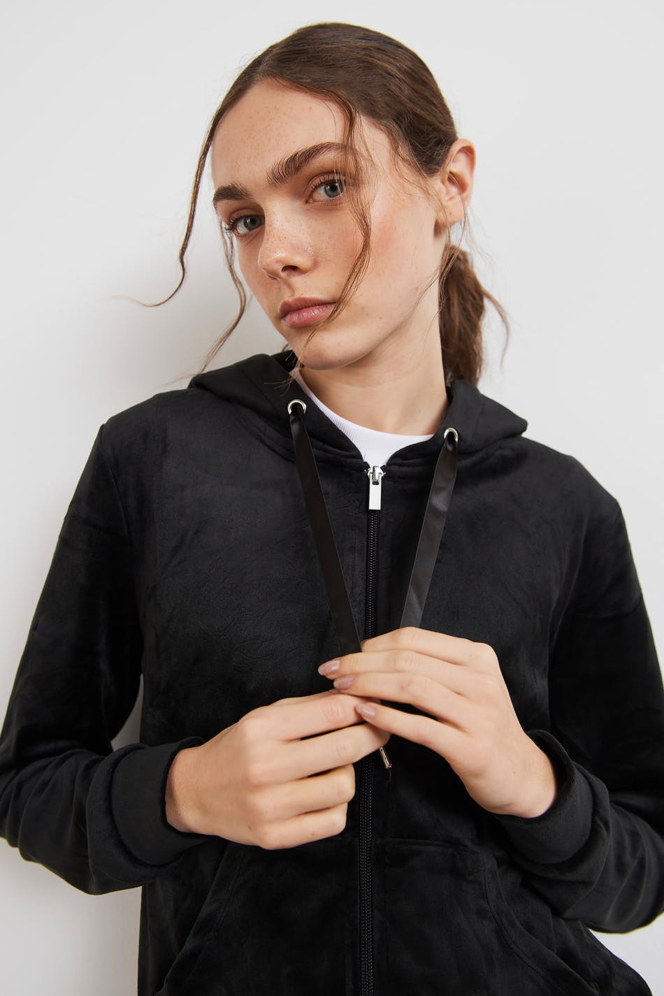 Cecilia velour hoodie