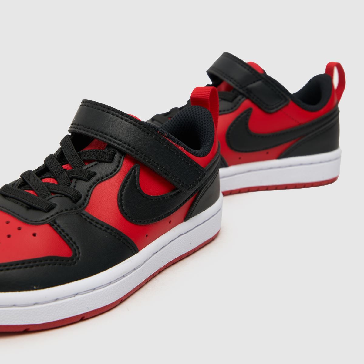 Nike svarta & röda Court Borough Low pojkar junior träningsskor