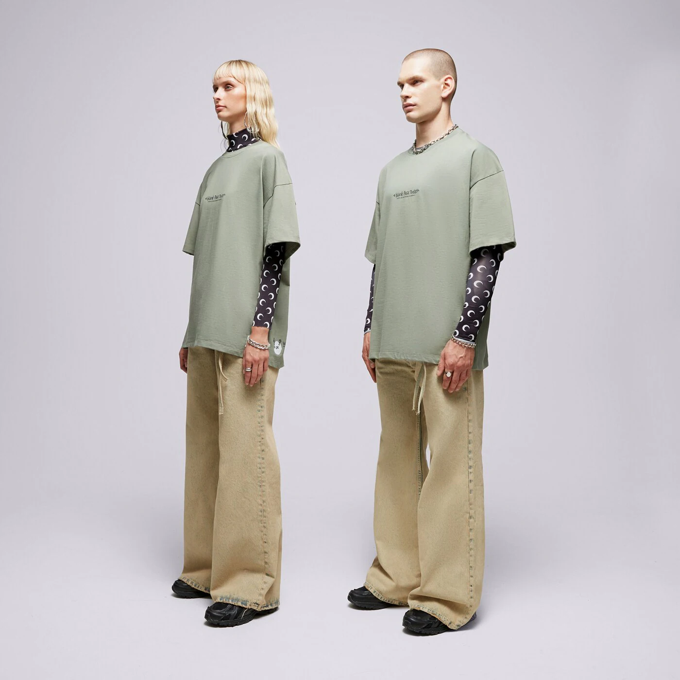 S.NOW JOB SIZEER T SHIRT “BLANK PAGE”-OLIVE Grün