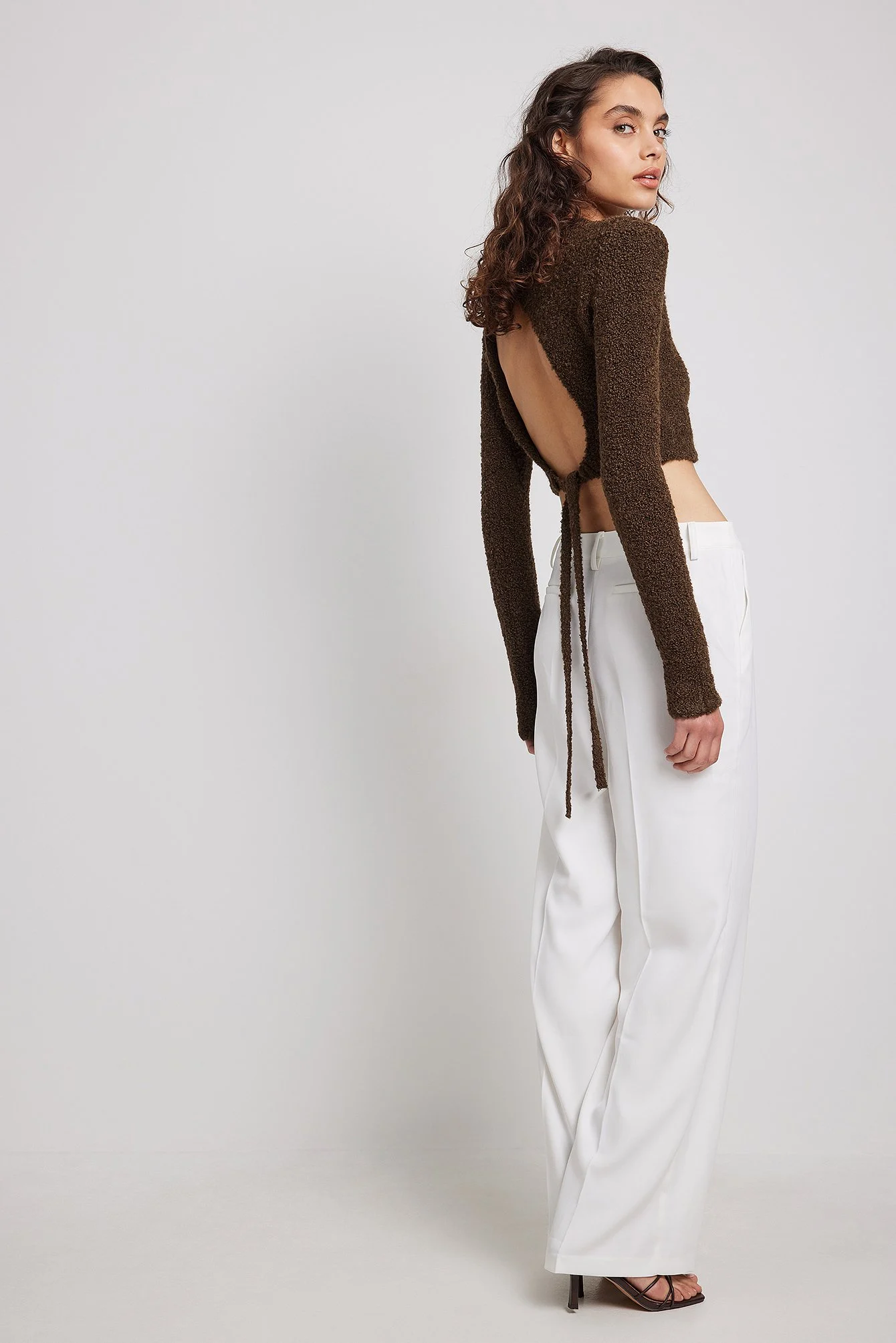 Wollmischung pullover mit offenem Rücken