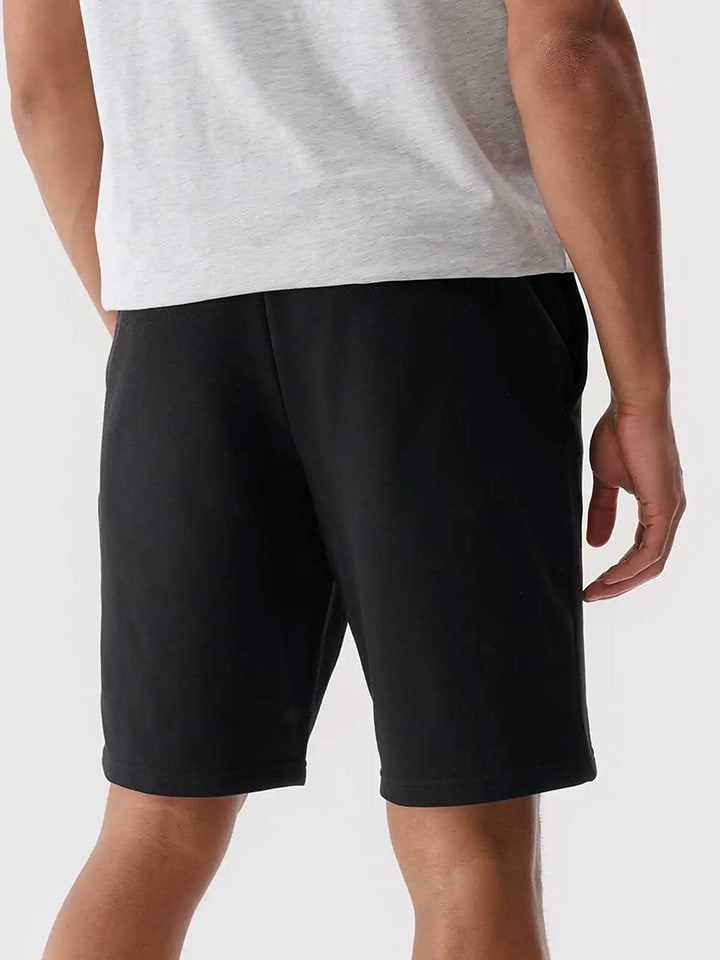 4F Sweatshorts in Schwarz günstig kaufen