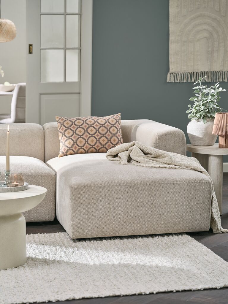 SKEJBY Modulsofa SKEJBY 2-seters sjeselong laget av sandstoff